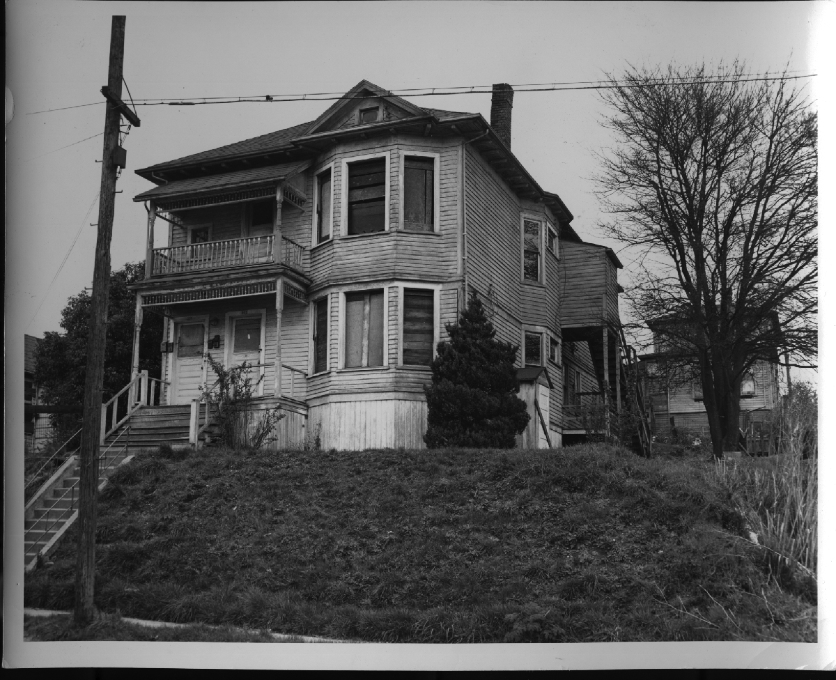 House to be demolished in Yesler-Atlantic project area, 1961