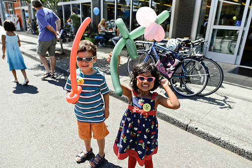 Image of two children with balloons