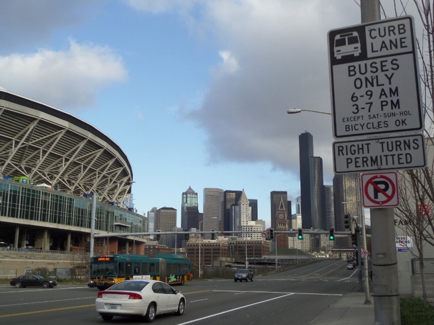 An example of a time restricted bus-only lane.