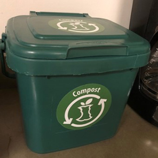 Countertop compost bin.