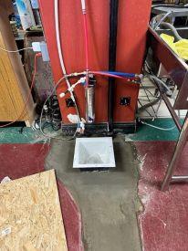 La misma secci&oacute;n del piso con un nuevo desag&uuml;e instalado 