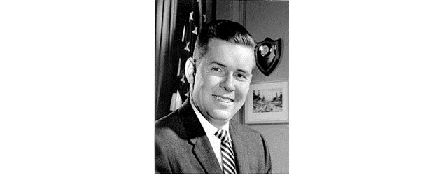 photo portrait of Gordon Clinton