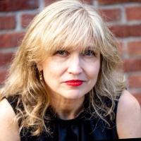 headshot of holly jacobson