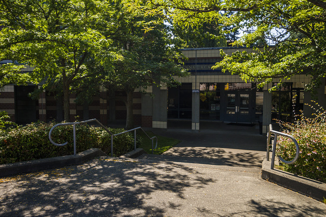 Ravenna-Eckstein Community Center entrance