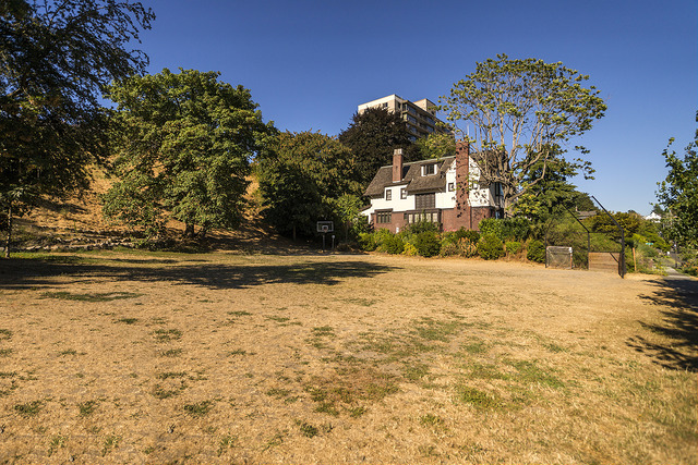 Bayview-Kinnear Park lawn area
