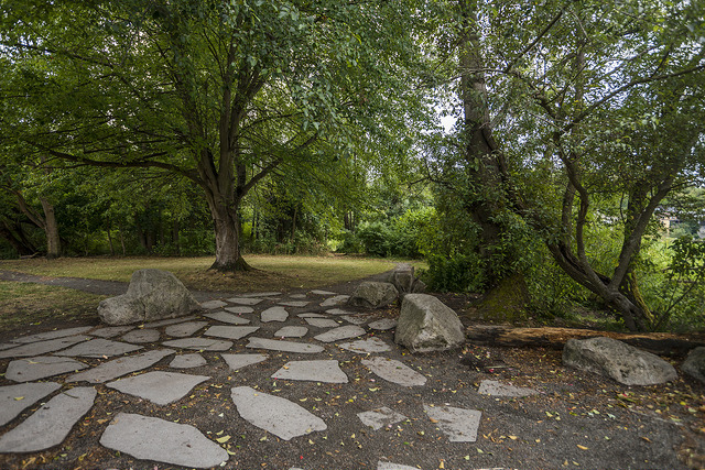 East Montlake Park stone path