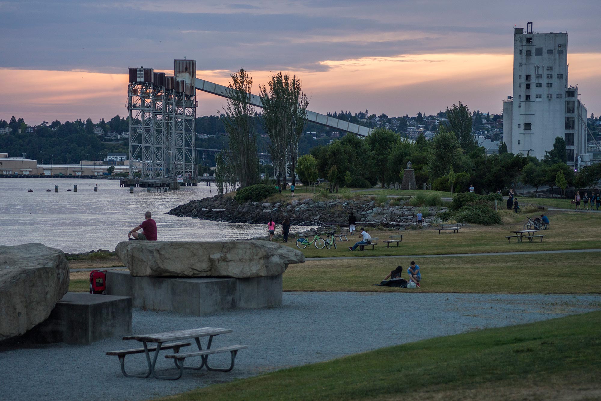 Myrtle Edwards Park pathway