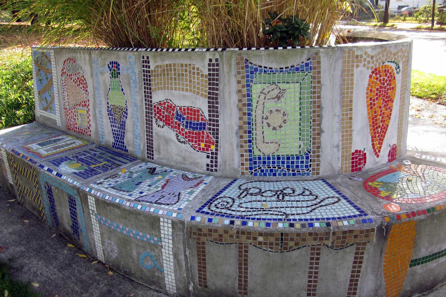 Powell Barnett Park mosaic bench