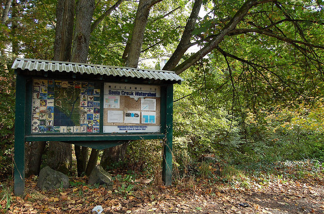 Seola Park path and sign