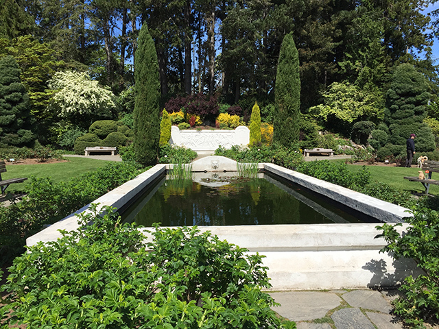 Reflecting pool